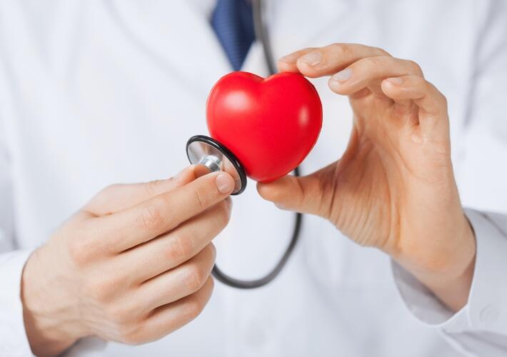 Steuerberatung für Heilberufe, Arzt mit Stethoskop